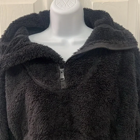 Free People short fleece 3/4 zip top - Picture 2 of 5